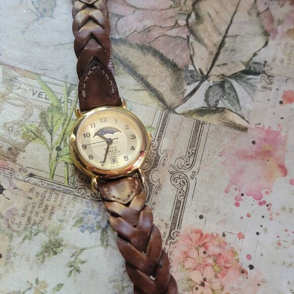 Vintage Watches Kathy Ireland Moonphase Quartz Watch Leather Band Japan - Picture 9 of 10